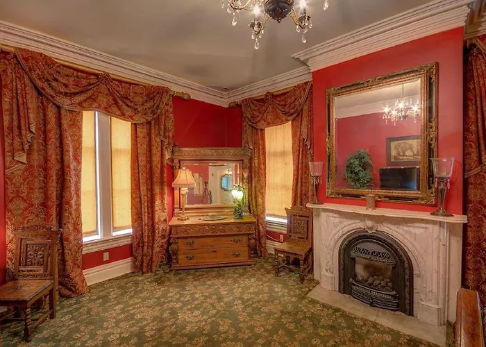 Merry Mansion * East Dubuque