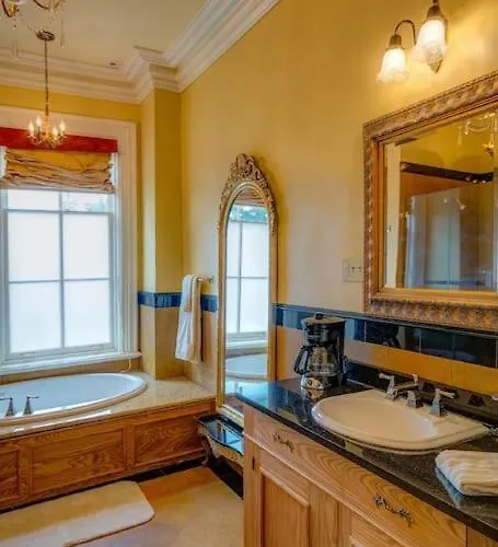 Merry Mansion East Dubuque